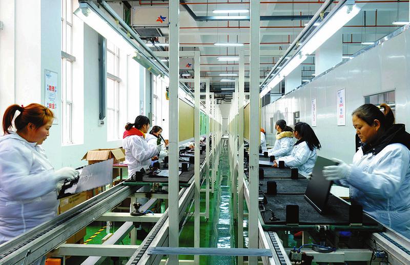 智能科技出海记 千余台液晶显示器乘“长安号”驶向吉尔吉斯斯坦